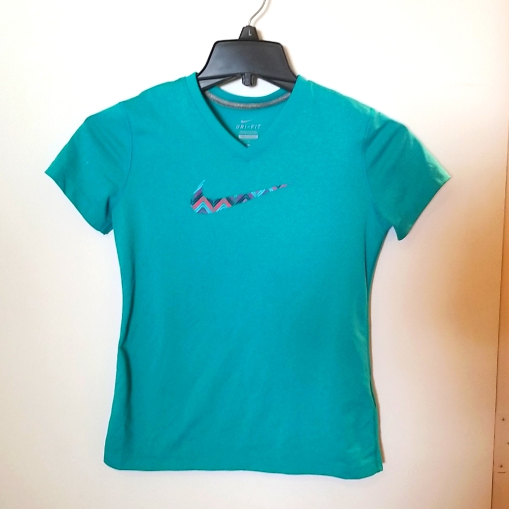 Nike Dri Fit V-neck Shirt - M